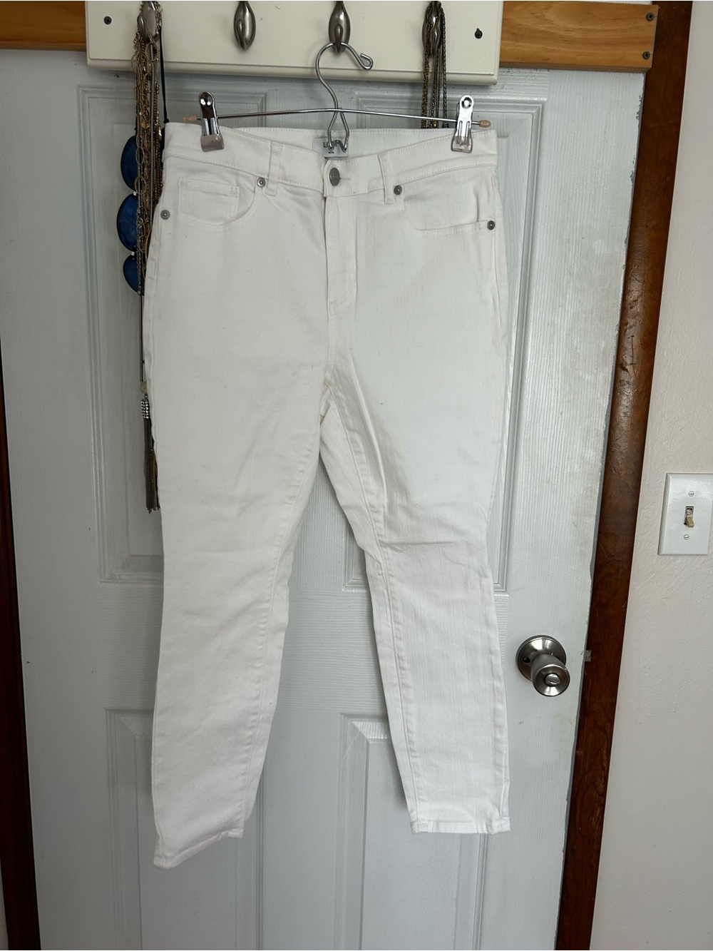 White Women's Slim Straight Jeans